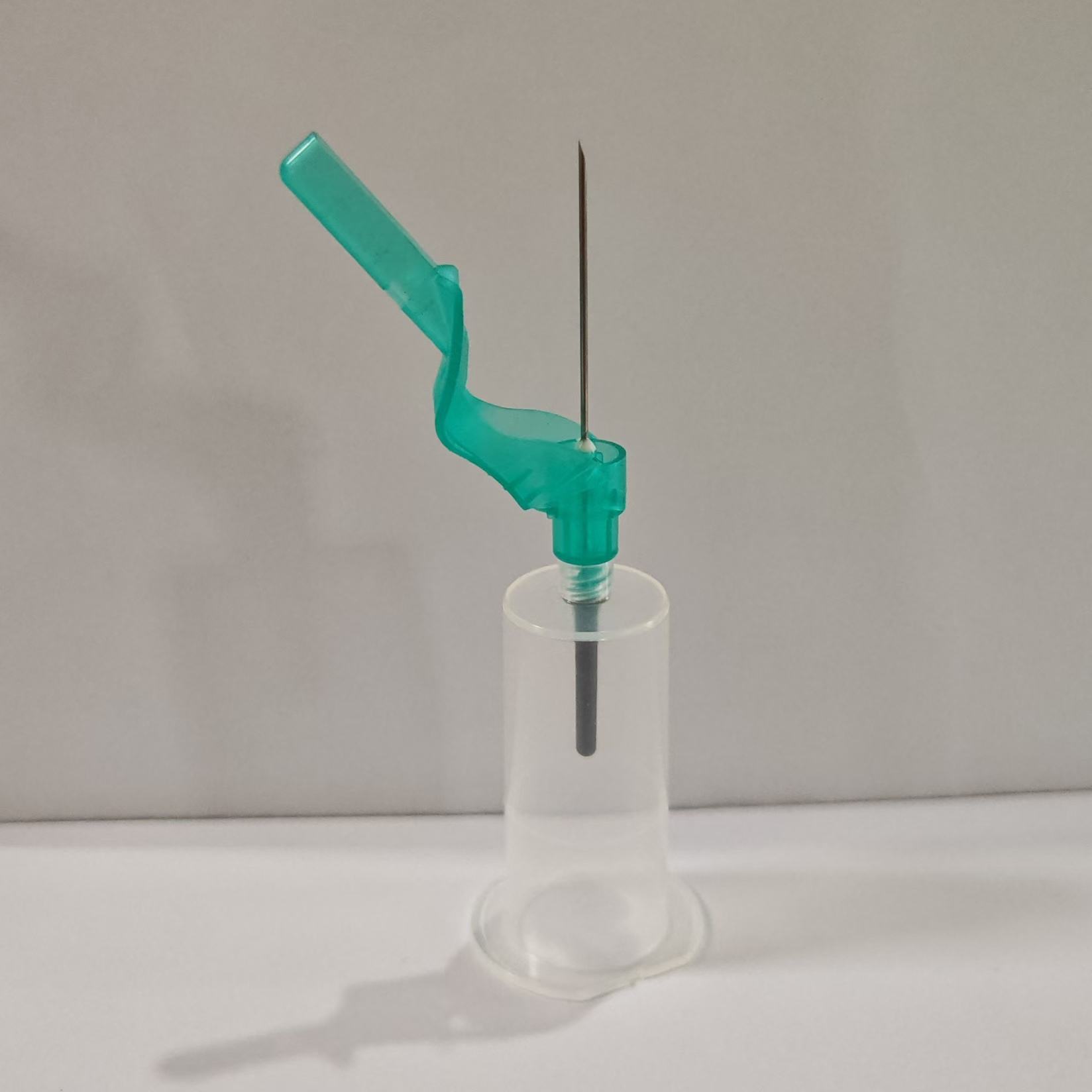 High Quality Medical Sterile Single-use Safety Blood Collection Luer Lock Needle with Holder